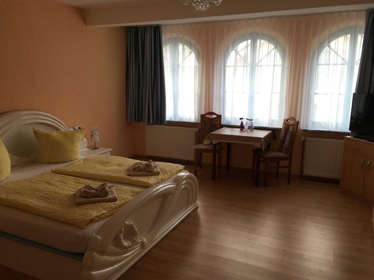 Ferienhaus, Doppelhaushaelfte In Seebad Ahlbeck 塞巴特黑灵斯多夫 外观 照片